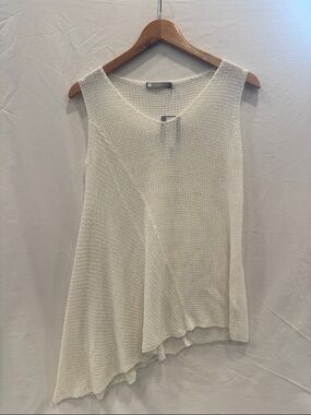 NWT InCashmere Cream Asymmetrical Knit Tank, Size M